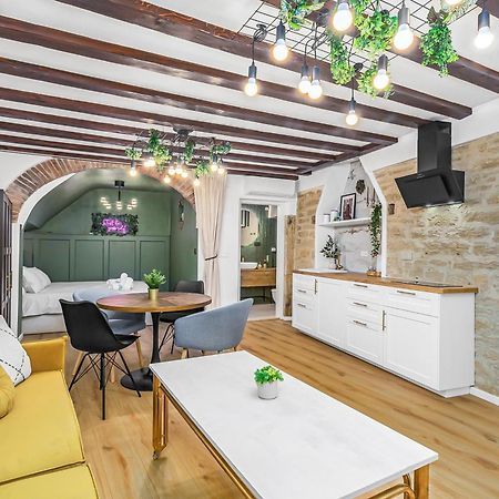 La Bestia Deluxe Studio Apartment Rovinj Exterior photo